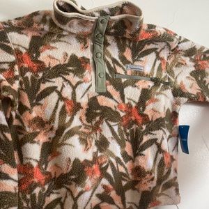 Women’s small brand new with tags Columbia quarter button up.
